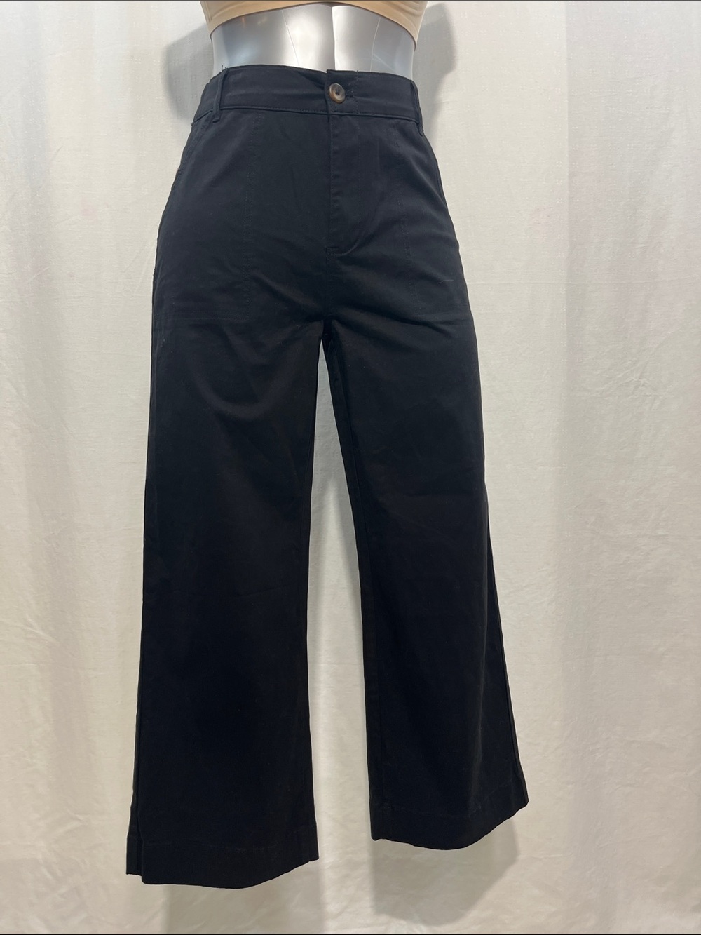 Woman High-Rise Wide Leg Pants in Black  office stretch Length 27”size M 1175